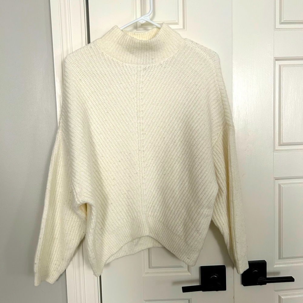 Express knit Ivory mock neck sweater size medium
